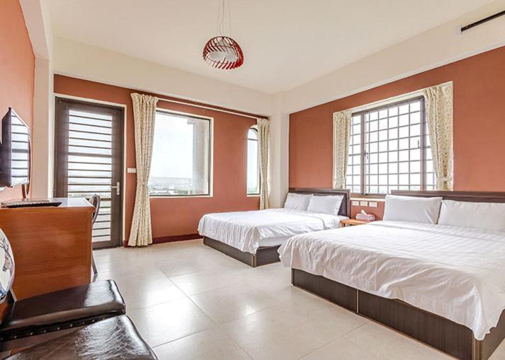 Moonlight Manor B&B Taitung Bagian luar foto